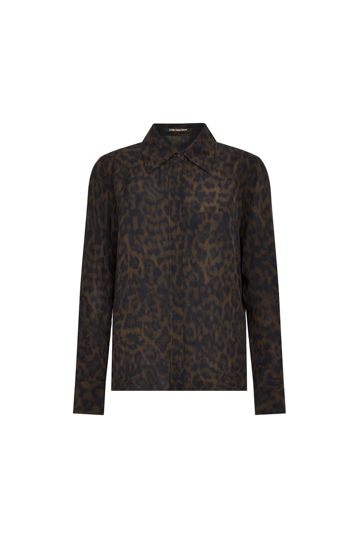 Viscose blouse with oversized collar, long sleeves, abstract animal print; relaxed silhouette. Front view on white.