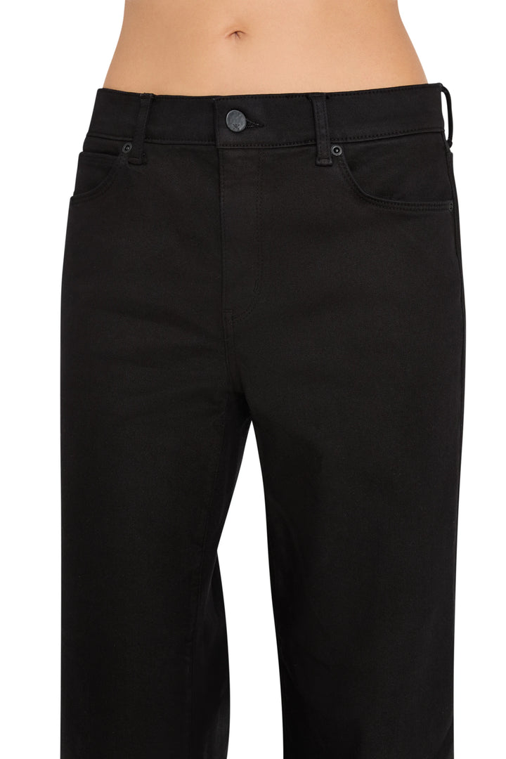 Cropped coated jean with defined waist, slim upper leg, structured silhouette; front view on white.