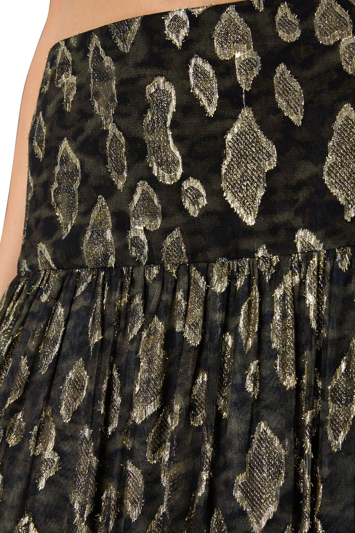 Gathered waist detail of the Shona Long Lurex Skirt with metallic jacquard fabric, detail view.